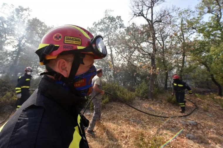 POŽAR KOD KISTANJA: Jak vjetar vatrogascima otežava ga&scaron;enje
