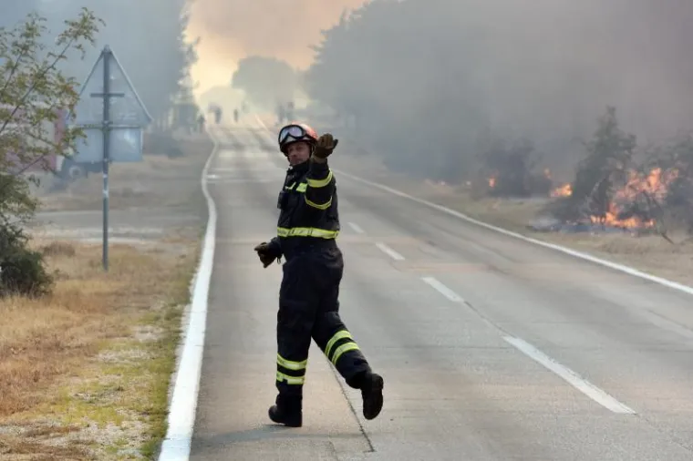POŽAR KOD KISTANJA: Jak vjetar vatrogascima otežava ga&scaron;enje