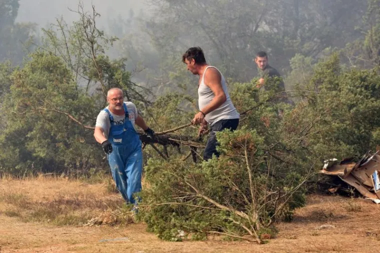 POŽAR KOD KISTANJA: Jak vjetar vatrogascima otežava ga&scaron;enje