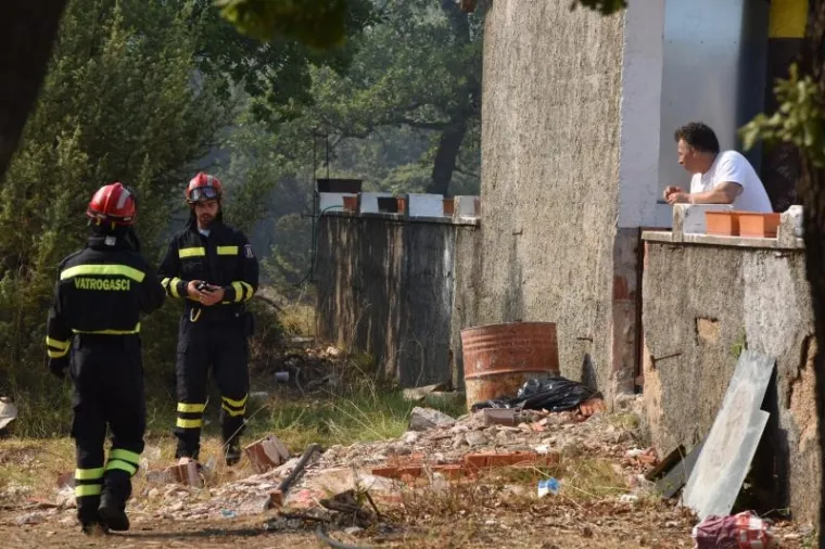 POŽAR KOD KISTANJA: Jak vjetar vatrogascima otežava ga&scaron;enje