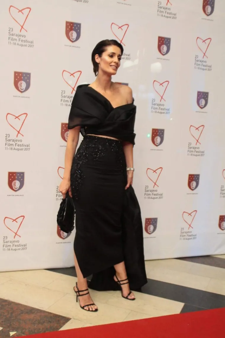 Mlade dizajnerice ukrale pažnju svih medija i posjetitelja crvenog tepiha Sarajevo Film Festivala