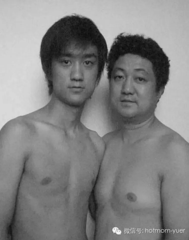 Prekrasan obiteljski album: tata se slikao sa sinom svake godine skoro tri desetljeća