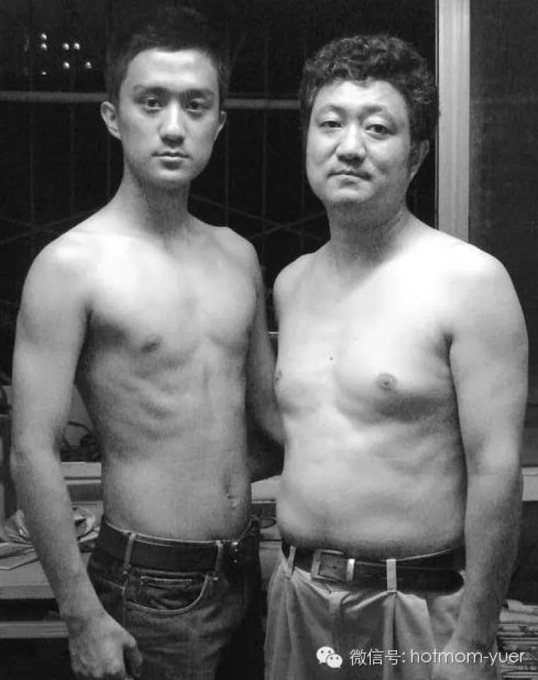 Prekrasan obiteljski album: tata se slikao sa sinom svake godine skoro tri desetljeća