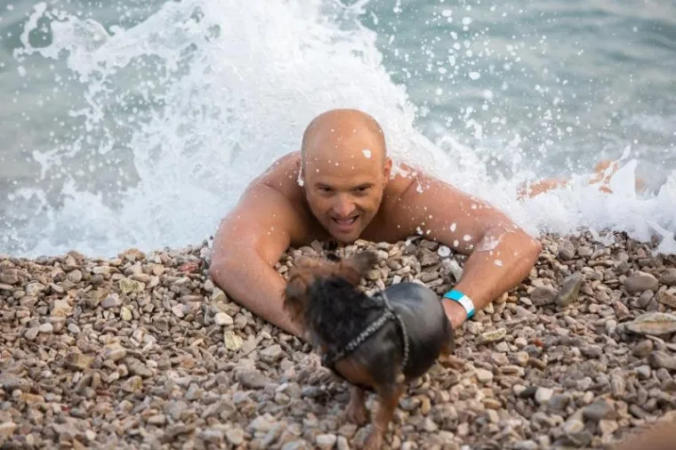 U ovom plivačkom natjecanju glavnu ulogu su imali psi