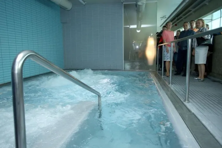 Wellness svojim budućim korisnicima nudi tri vrste sauna (finsku, tursku, bio saunu), &scaron;est vrsta masaža (klasičnu, medicinsku, sportsku, relaksirajuću, anticelulitnu i aromaterapeutsku), mogućnost kori&scaron;tenja kompleksa bazena (hladni bazen, hidromasažni bazen s nekoliko vrsta mlaznica i kapacitetom devet osoba te wellnes za noge)