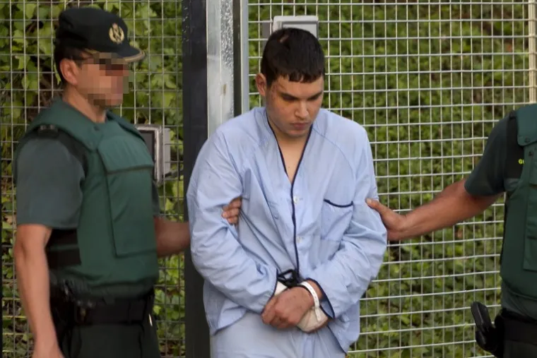 Prvi je ispitan osumnjičeni Mohamed Houli Chemlal koji je sucu istrage rekao da je bio planiran mnogo veći napad od onoga koji je na koncu izveden u Barceloni.