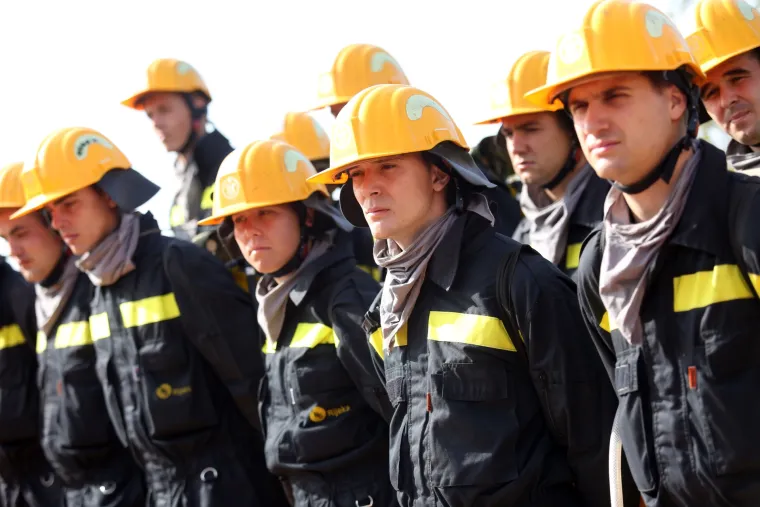 Ministar Krstičević obi&scaron;ao opožareno područje i vatrogasce iz sastava OS RH: 'Hvala dragom Bogu, nitko nije stradao'