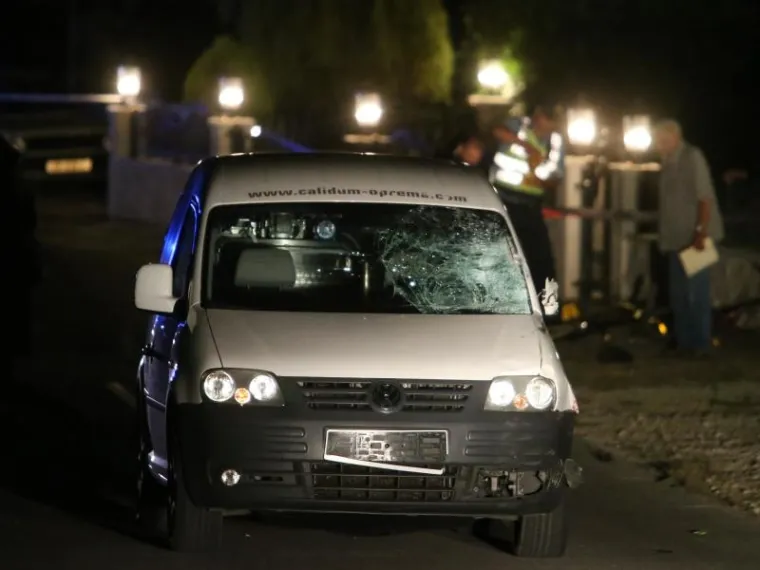 U 20.20 sati u mjestu Slivno u općini Runovići osobno vozilo oborilo je dvoje djece na biciklima. Jedno dijete smrtno je stradalo, a drugo je zadobilo tjelesne ozljede.