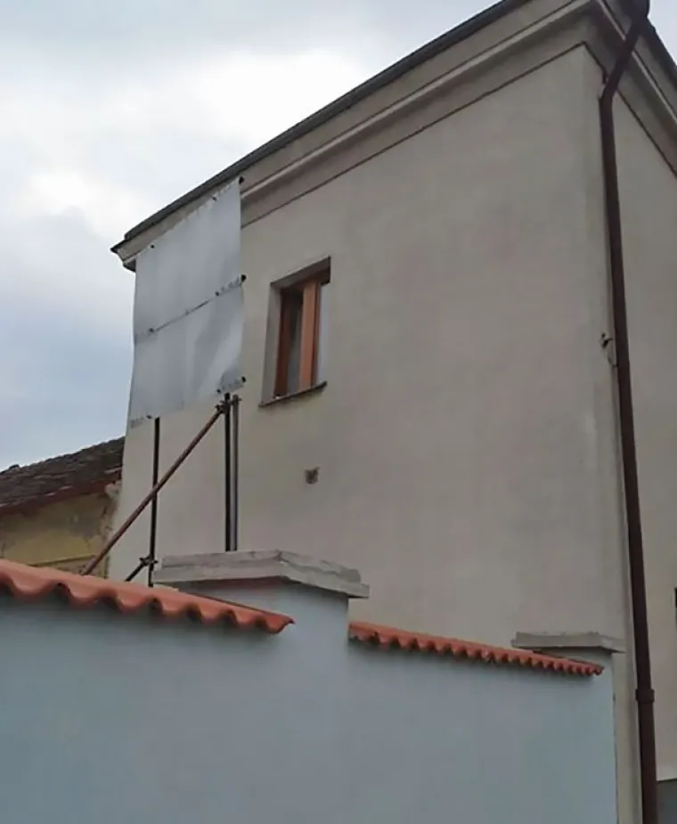 Susjedi vole zavirivati, a oni to ne vole.