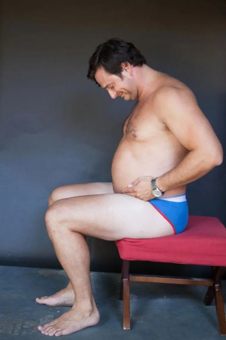 Tate napravili svoje 'trudničke' fotografije umjesto žena: rezultat je urnebesan