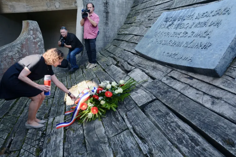 Članovi Vlade u Jasenovcu