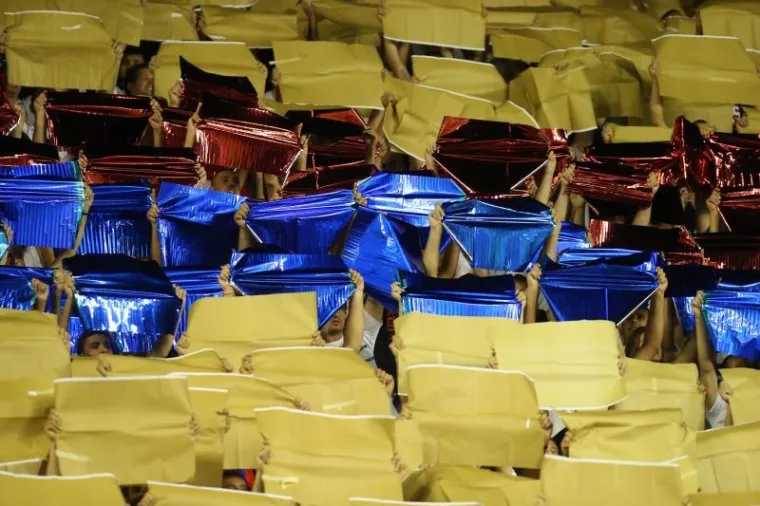 POLJUD GRMI I IZGLEDA PREKRASNO: Atmosfera na splitskom stadionu ostavlja bez daha