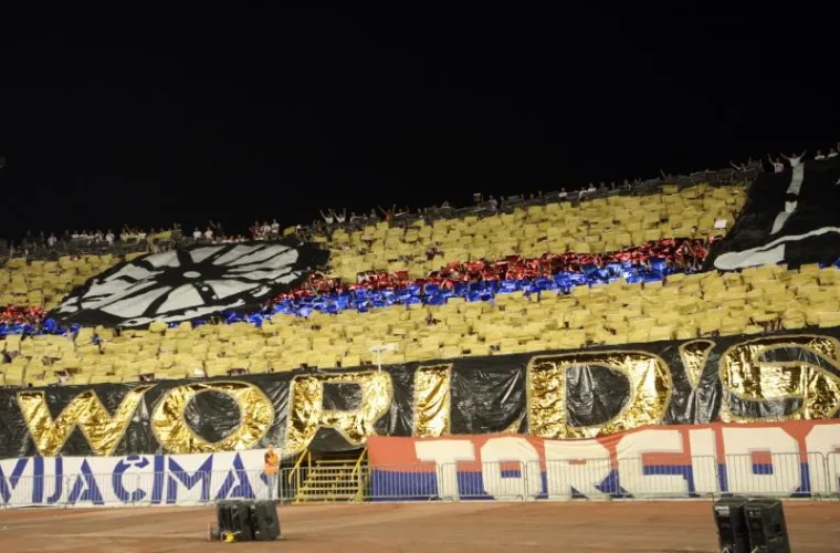 POLJUD GRMI I IZGLEDA PREKRASNO: Atmosfera na splitskom stadionu ostavlja bez daha