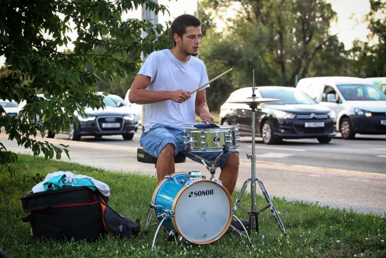 Zbog prigovora susjede Ivan Marinović vježba na križanju Hrgovića i Zagrebačke avenije