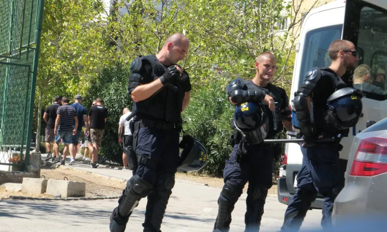 Split: interventna policija privela i evidentirala nekoliko poljskih navijača Hajduka