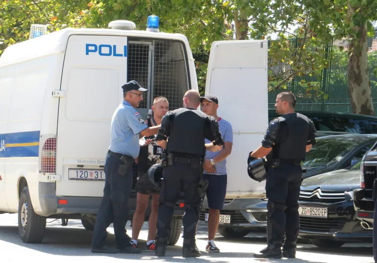 Split: interventna policija privela i evidentirala nekoliko poljskih navijača Hajduka