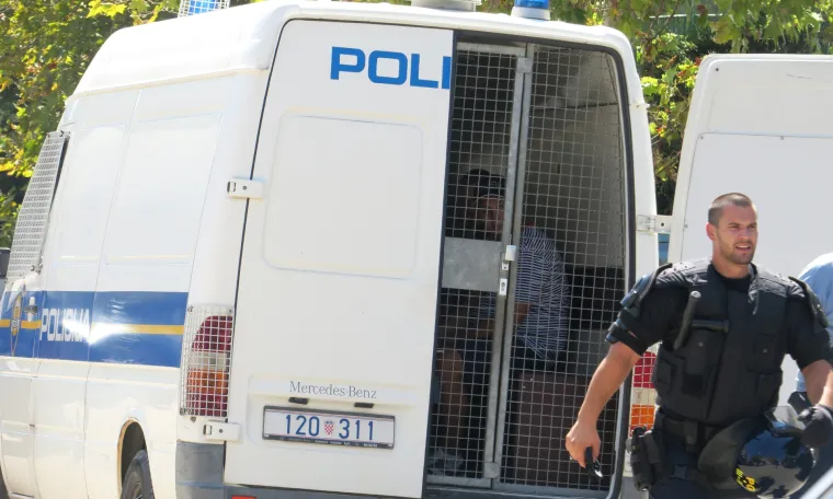 Split: interventna policija privela i evidentirala nekoliko poljskih navijača Hajduka