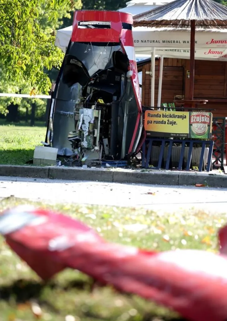 PLJAČKA NA JARUNU: Raznio bankomat i zbrisao s novcem