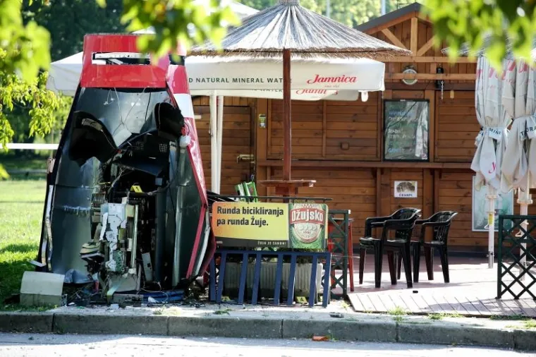 PLJAČKA NA JARUNU: Raznio bankomat i zbrisao s novcem