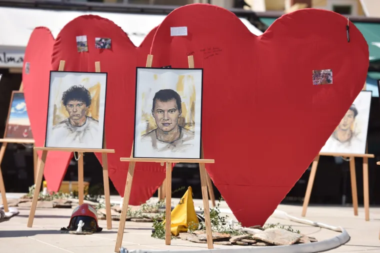 Vodice: uoči 10. obljetnice Kornatske tragedije postavljene slike poginulih vatrogasaca