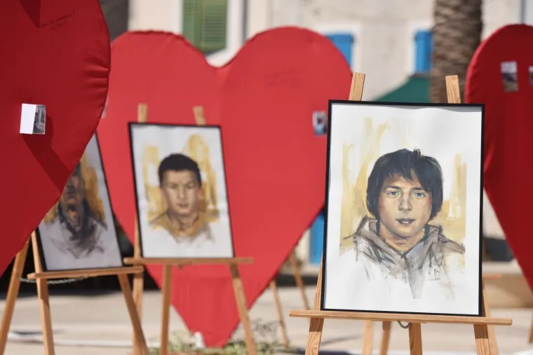 Vodice: uoči 10. obljetnice Kornatske tragedije postavljene slike poginulih vatrogasaca