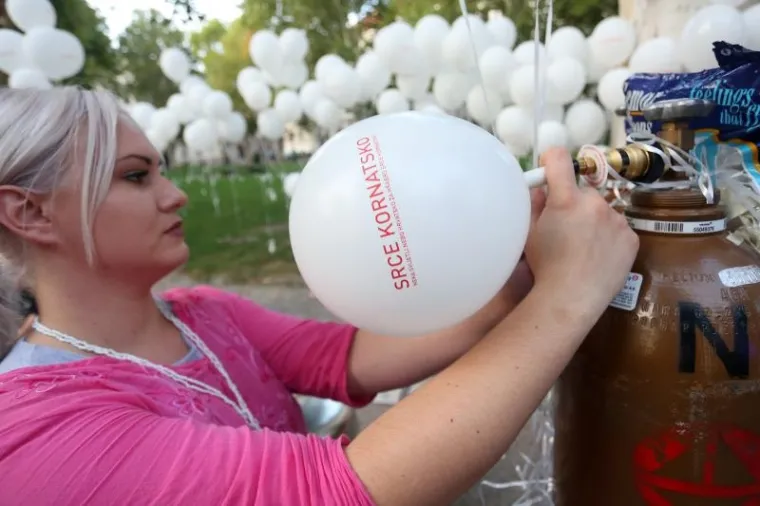 U znak sjećanja na vatrogasce stradale na Kornatima sa Zrinjevca u zrak pu&scaron;teni su baloni
