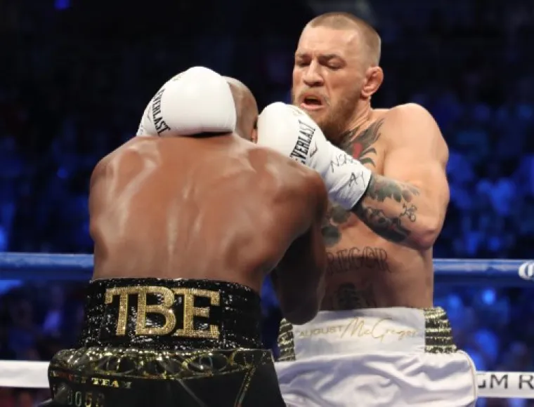 Iza kulise ovog meča od milijardu dolara, koliko se pocijenjuje da je ukupno zarađeno, stajao je odgovor na jedno veliko pitanje koje, u ovo dana&scaron;nje vrijeme borilačkih sportova, sve zanima. Svijet je zanimalo može li vrhunski UFC borac i prosječan boksač ne&scaron;to napraviti protiv vrhunskog boksača prema boksačkim pravilima? Ne može. Boks je jedna sasvim druga priča.