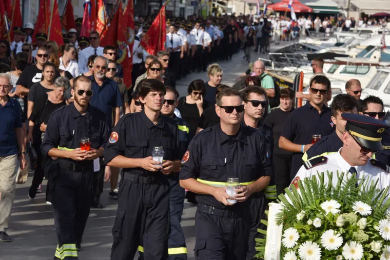 Vodice: mimohod sjećanja povodom 10. obljetnice stradanja vatrogasaca na Velikom Kornatu