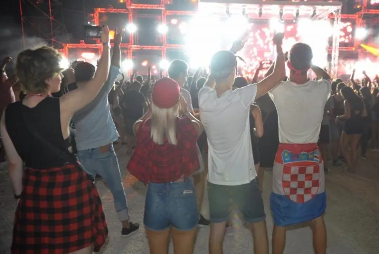 WILL SMITH I DJ JAZZY JEFF ZAPALILI POREČ: 'Princ iz Bel Aira' i njegov prijatelj rasplesali publiku, evo kako je bilo