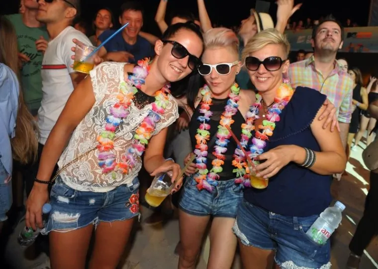 WILL SMITH I DJ JAZZY JEFF ZAPALILI POREČ: 'Princ iz Bel Aira' i njegov prijatelj rasplesali publiku, evo kako je bilo