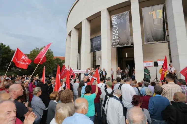 Prosvjed protiv uklanjanja imena mar&scaron;ala Tita u organizaciji inicijative 'Antifa&scaron;izam je moj izbor'