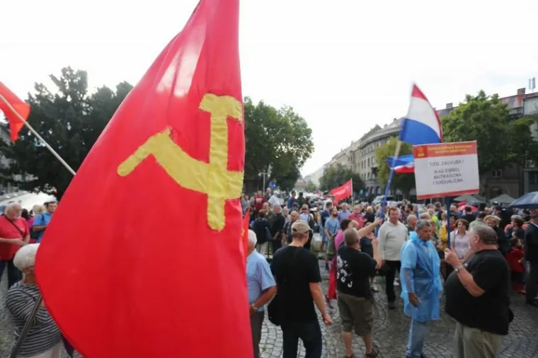 Prosvjed protiv uklanjanja imena mar&scaron;ala Tita u organizaciji inicijative 'Antifa&scaron;izam je moj izbor'