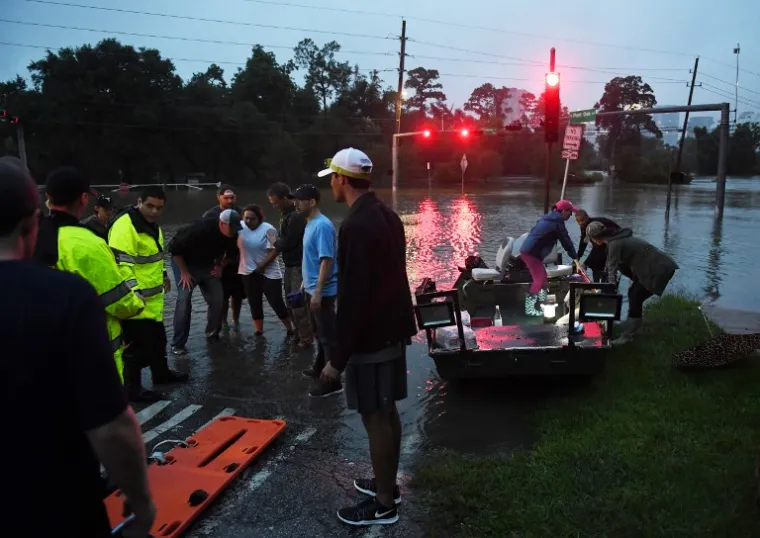 RAZORNE POSLJEDICE HARVEYJA: Potopljeni Houston i cijeli jugoistočni Teksas