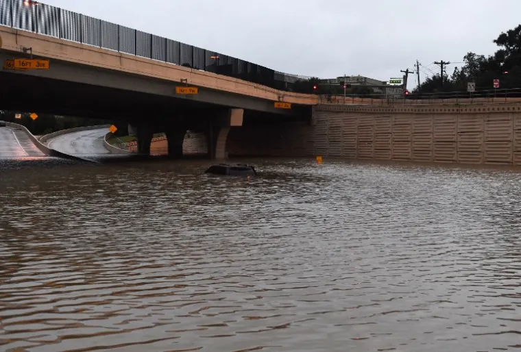RAZORNE POSLJEDICE HARVEYJA: Potopljeni Houston i cijeli jugoistočni Teksas