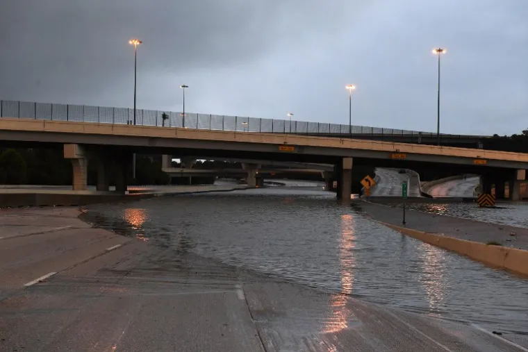 RAZORNE POSLJEDICE HARVEYJA: Potopljeni Houston i cijeli jugoistočni Teksas