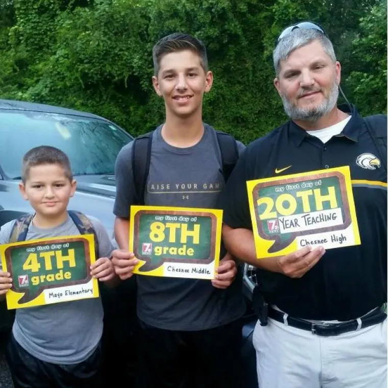 Nije im lako: fotke klinaca prije i poslije prvog dana &scaron;kole