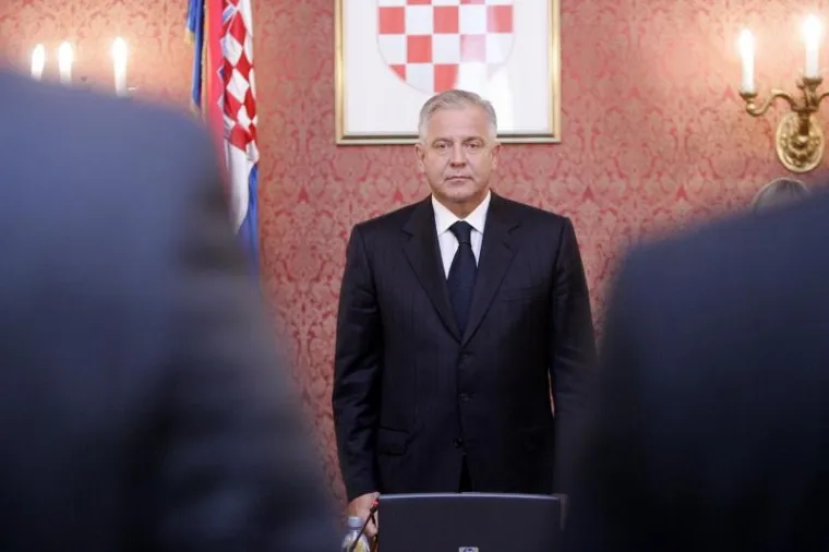 31.08.2007., Zagreb - Izvanredna sjednica Vlade počela je minutom &scaron;utnje za poginule vatrogasce na Kornatima. Predsjednik Vlade Ivo Sanader.