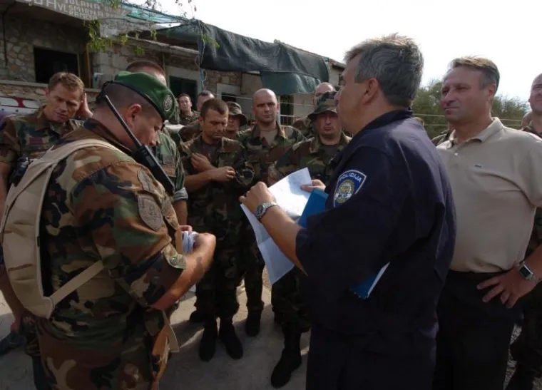 2007. - Ministar obrane Berislav Rončević.