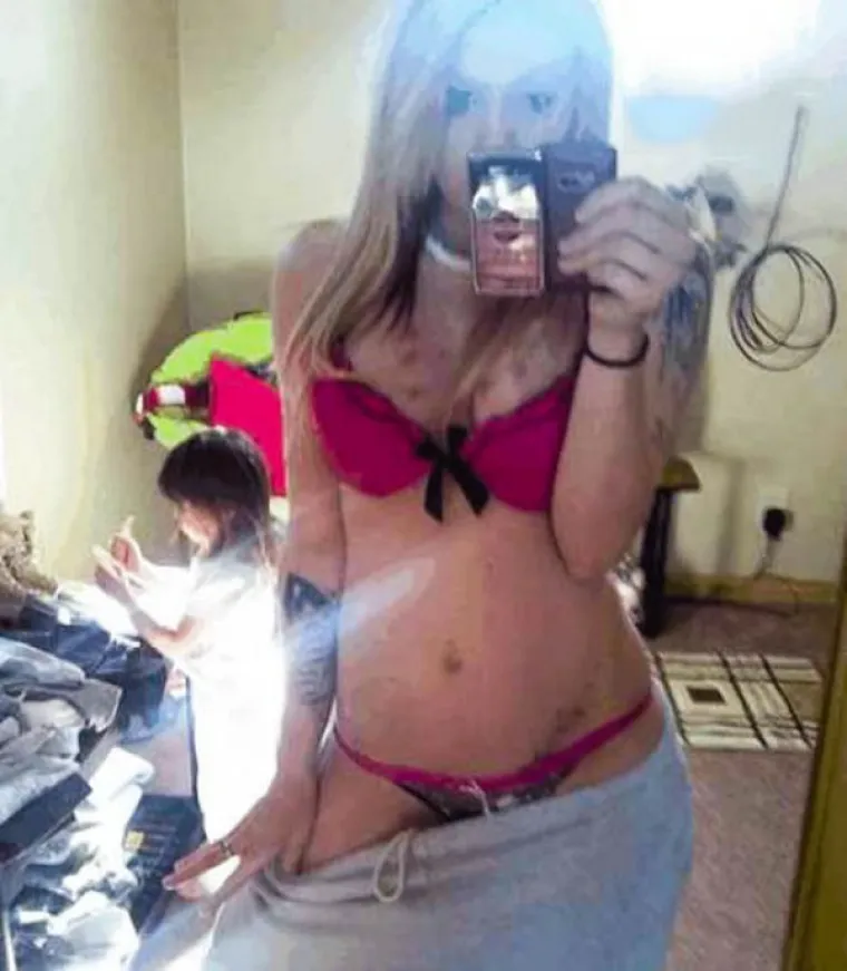 NATJECANJE ZA NAJGORU MAMU MOŽE POČETI! Nije važno što djeca rade, bitno da su one seksi i u prvom planu