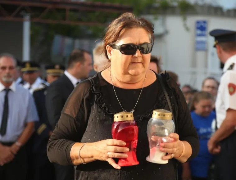 SJEĆANJE NA HEROJE: Mimohodom u Tisnom odana počast vatrogascima poginulima na Kornatima
