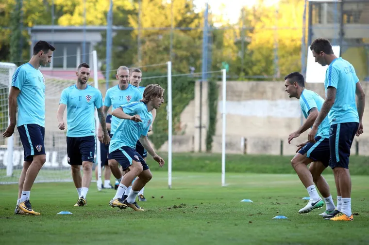 DRIL SE NASTAVLJA, NEMA MJESTA OPU&Scaron;TANJU: Vatreni se spremaju za Kosovo