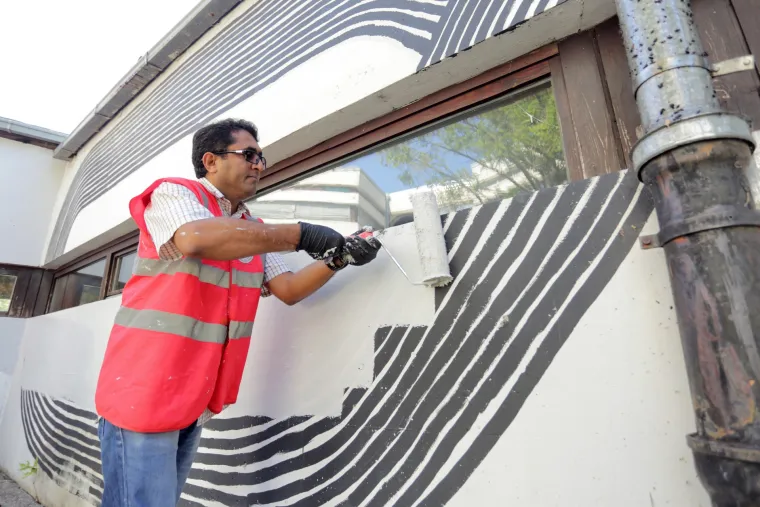 Crveni križ uz pomoć azilanata uređuje osnovnu školu Fran Galović