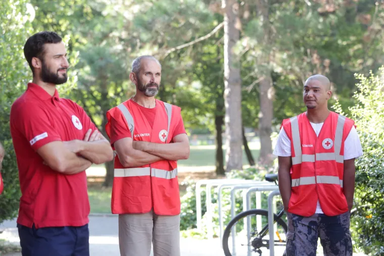 Crveni križ uz pomoć azilanata uređuje osnovnu školu Fran Galović