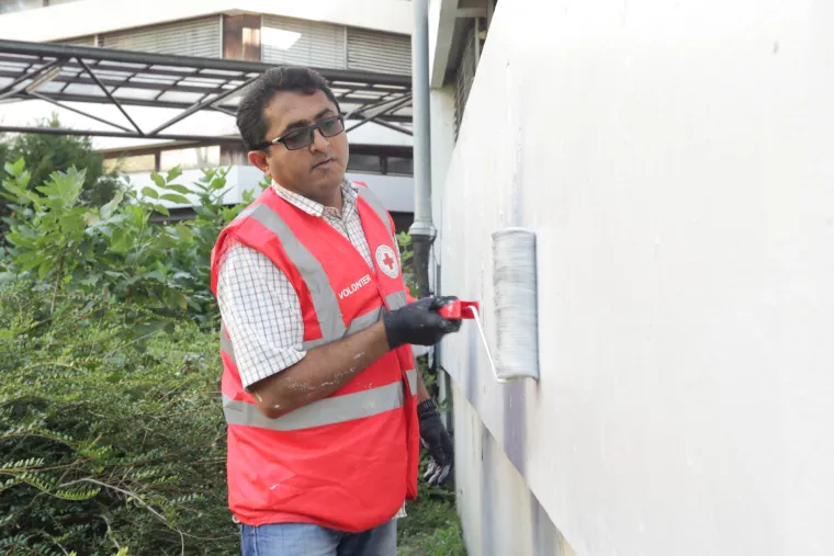 Crveni križ uz pomoć azilanata uređuje osnovnu školu Fran Galović