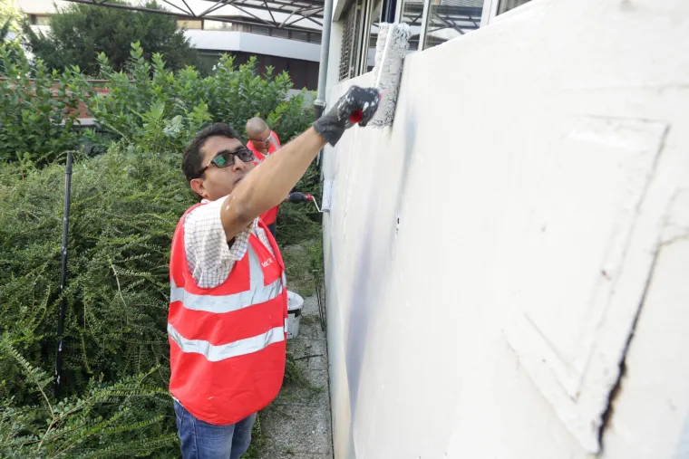 Crveni križ uz pomoć azilanata uređuje osnovnu školu Fran Galović