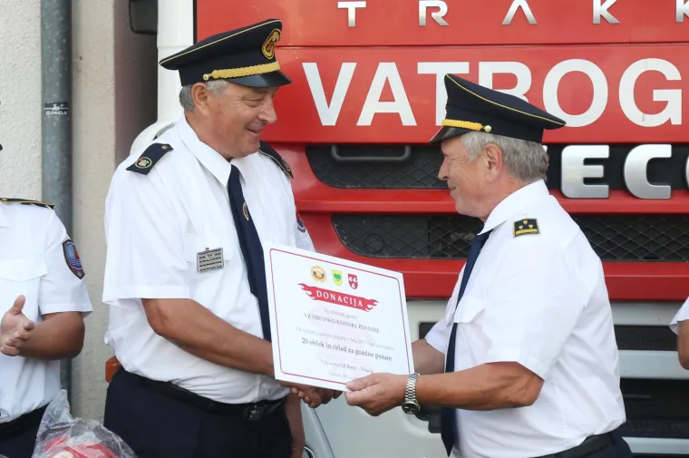 Velika gesta slovenskih vatrogasaca: kolegama iz Pirovca darovali opremu