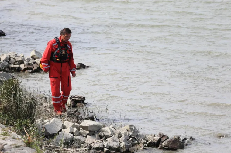 Iz Dunava izvučeno tijelo dijeteta, traga se za jo&scaron; jednom osobom, najvjerojatnije majkom