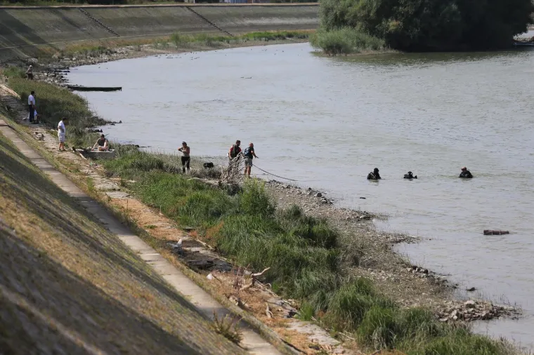 Iz Dunava izvučeno tijelo dijeteta, traga se za jo&scaron; jednom osobom, najvjerojatnije majkom