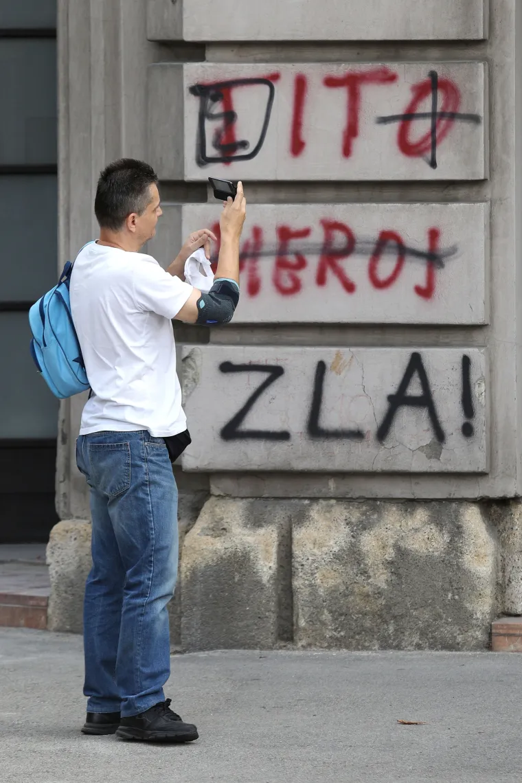 U tri retka stala priča o ideološkim, političkim i svjetonazorskim prijeporima