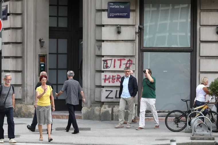 U tri retka stala priča o ideološkim, političkim i svjetonazorskim prijeporima